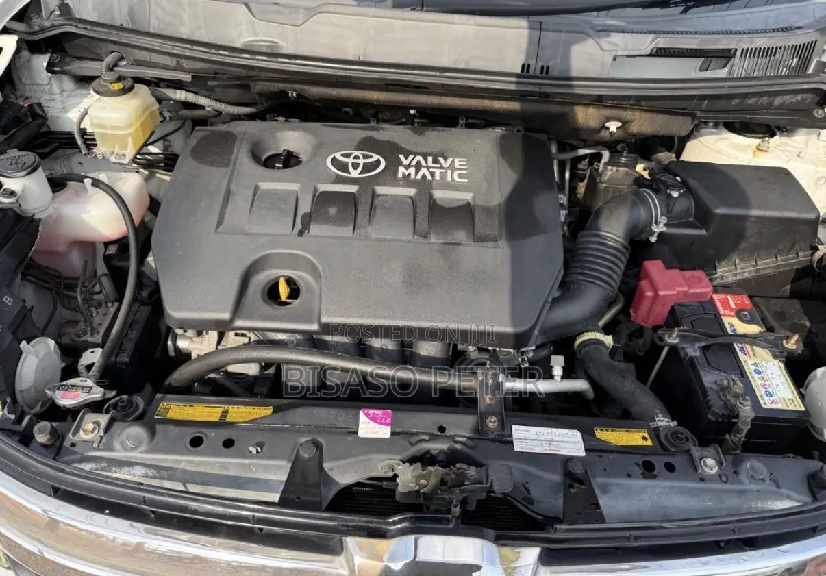 Toyota ISIS 1.8 L 2WD 2012 White
