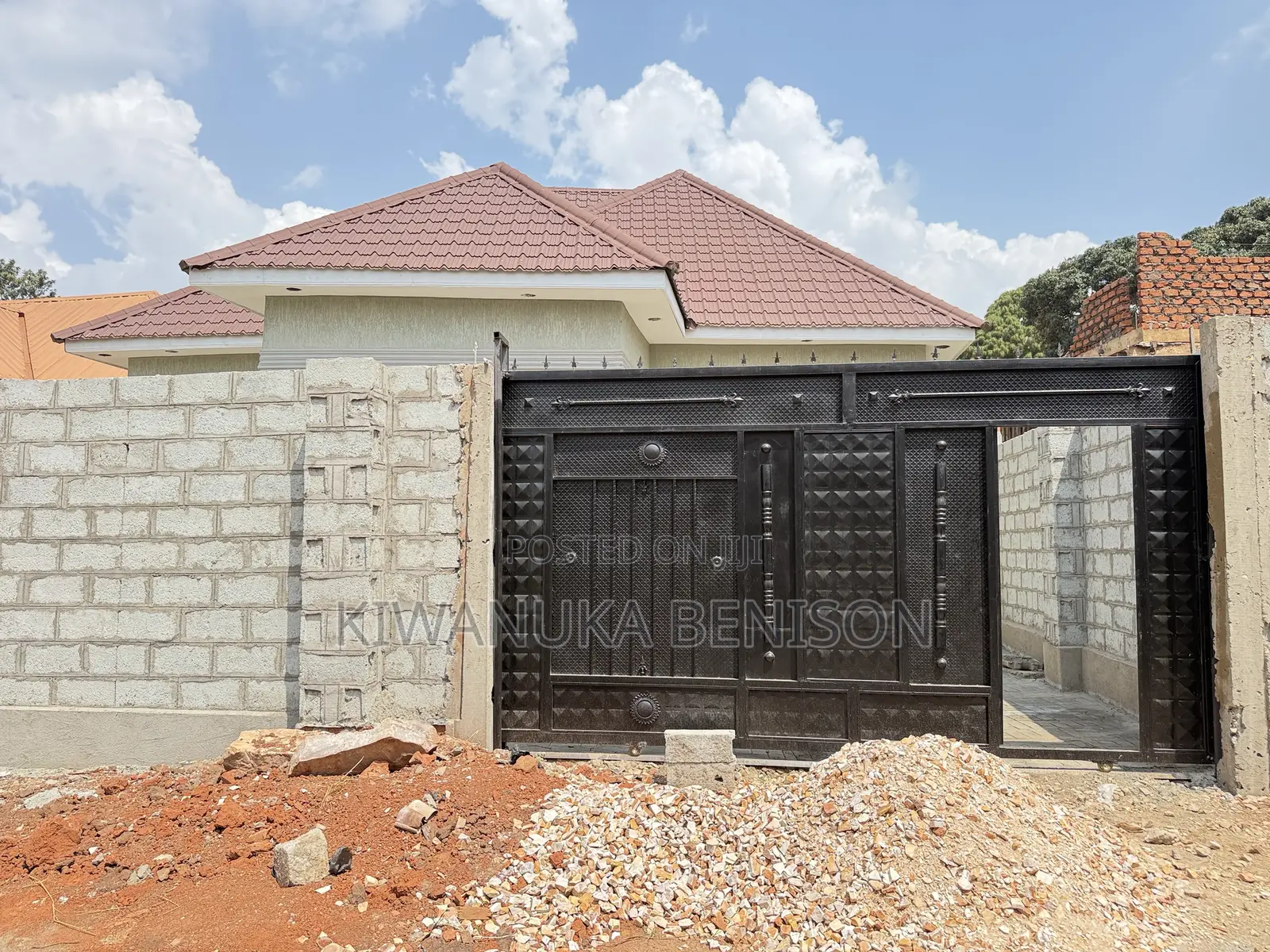 3bdrm Bungalow in Buloba, Central Division for sale