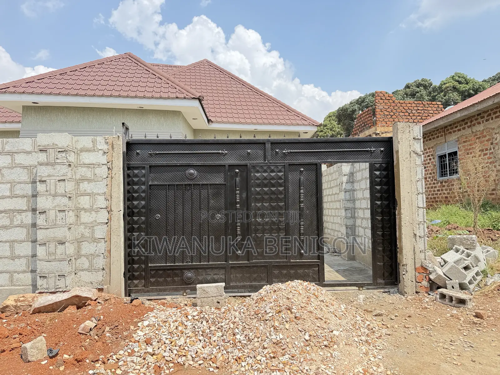 3bdrm Bungalow in Buloba, Central Division for sale