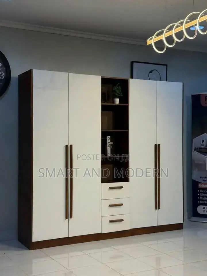 Willy Plus 4 Door/ Wardrobe/ WLT
WhiteWardrobe /Television Wardrobe/