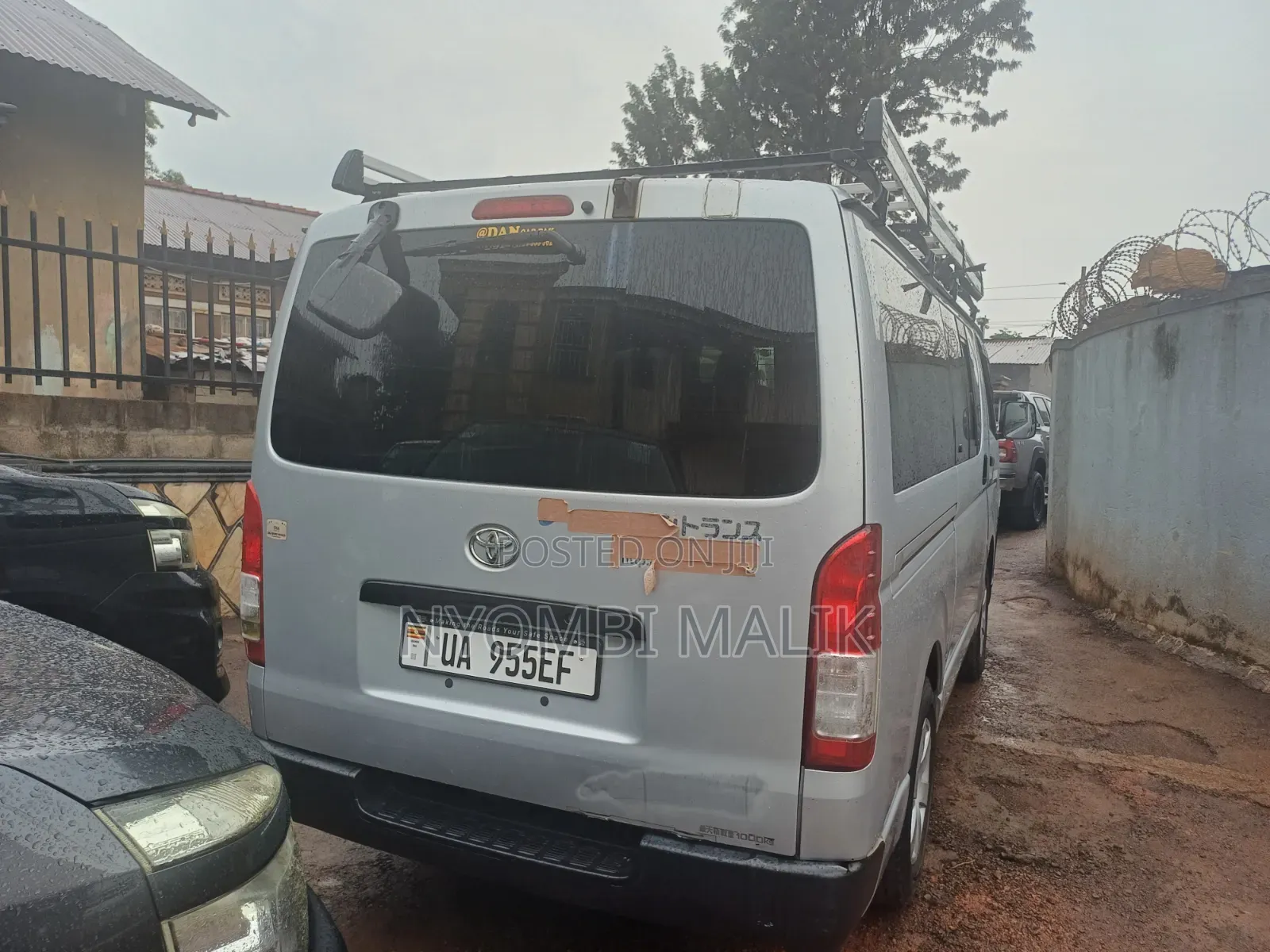 Toyota HiAce 2015 Silver
