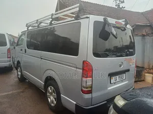 Toyota HiAce 2015 Silver