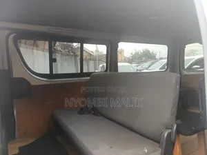 Toyota HiAce 2015 Silver