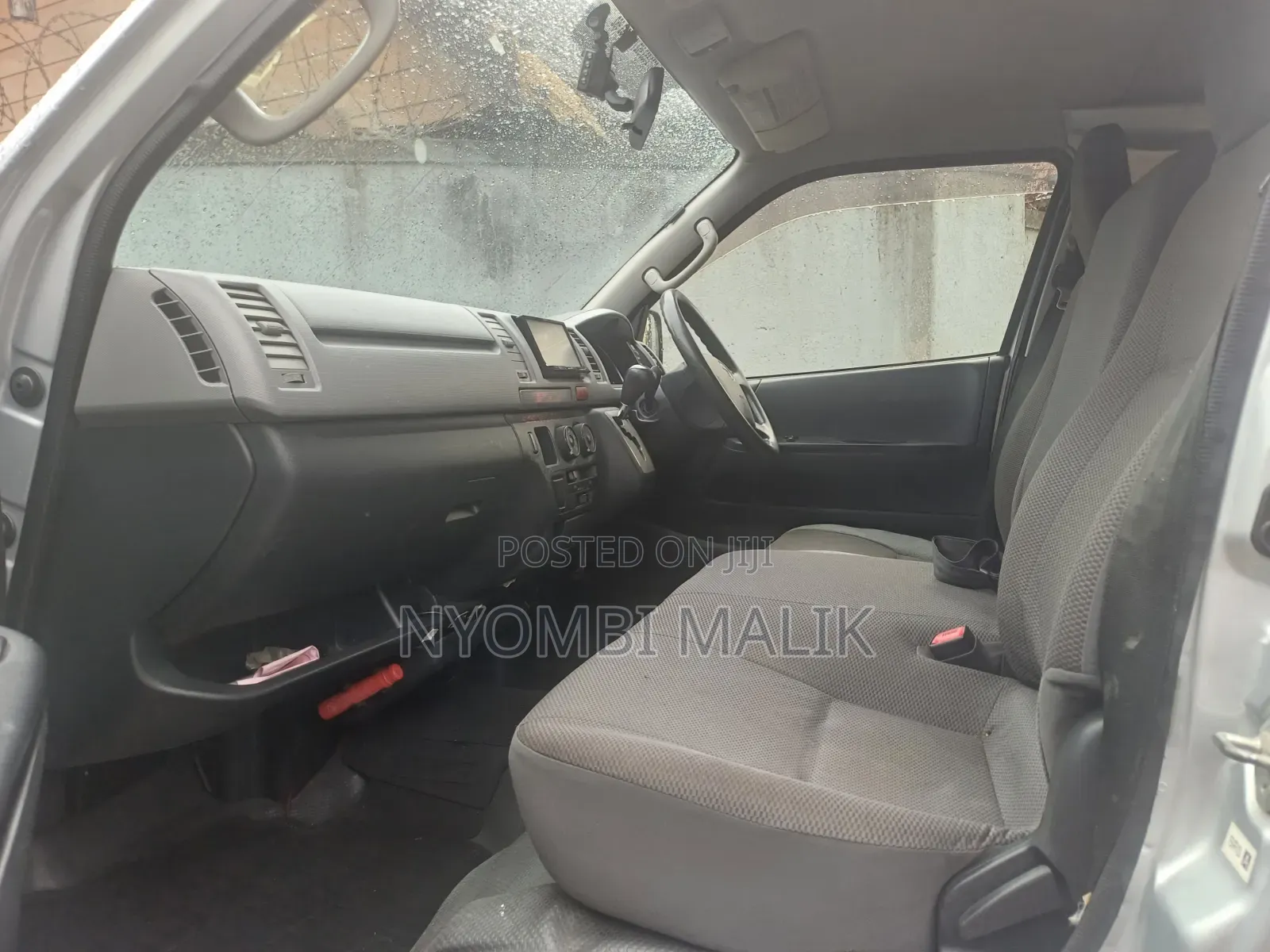 Toyota HiAce 2015 Silver