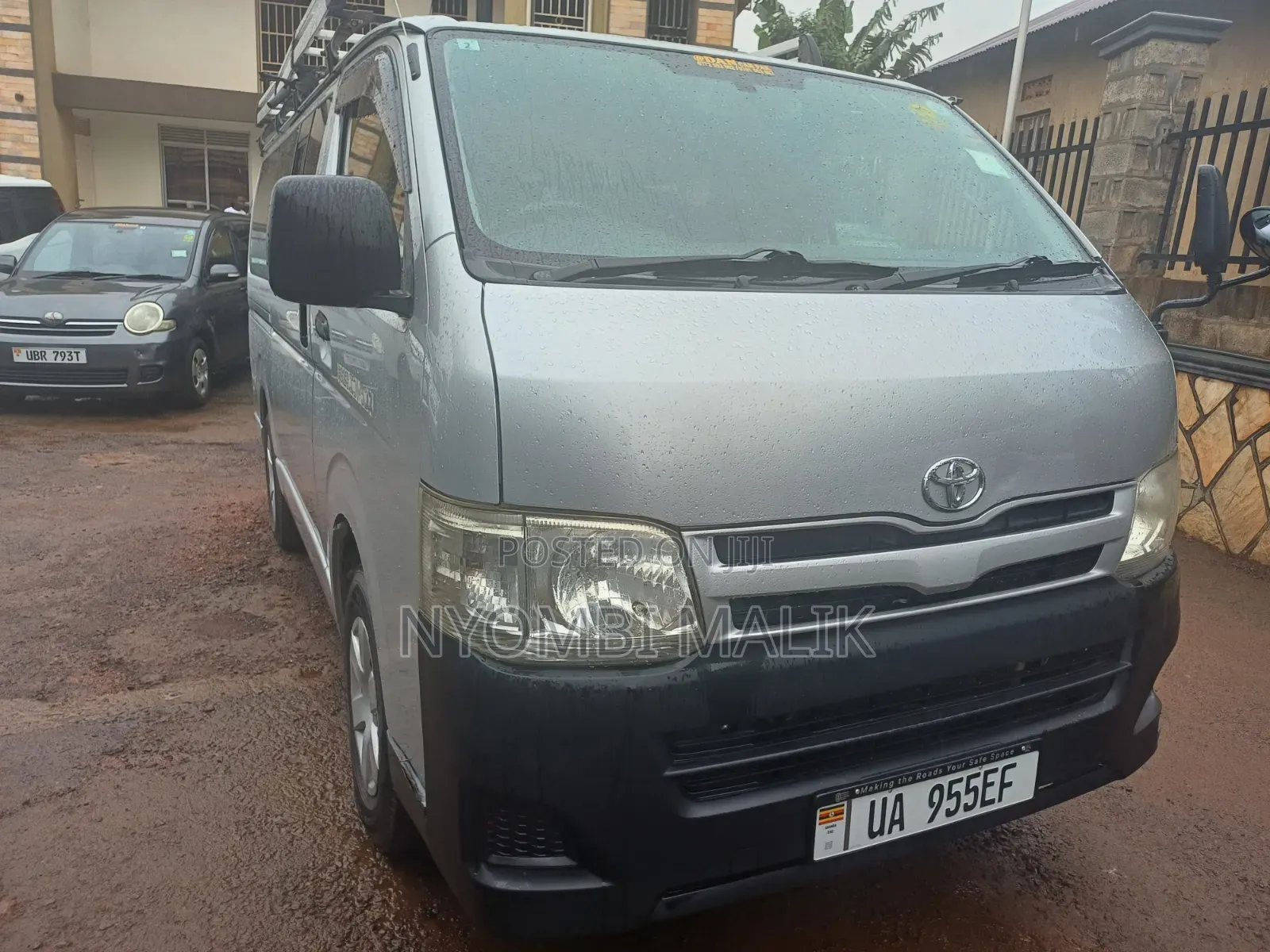 Toyota HiAce 2015 Silver