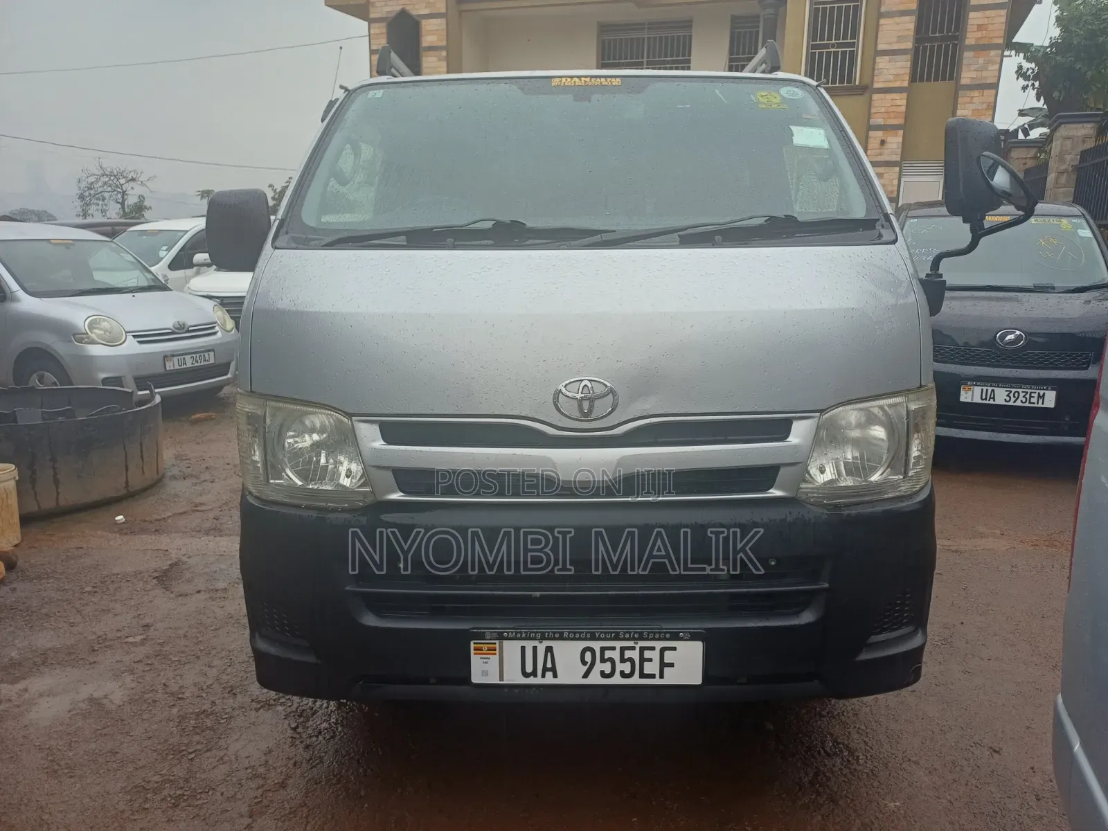 Toyota HiAce 2015 Silver