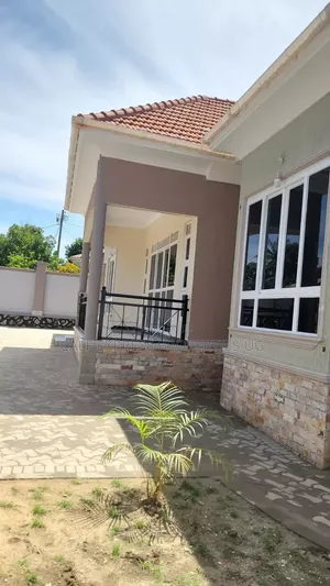 4bdrm Bungalow in Buziga, Central Division for rent
