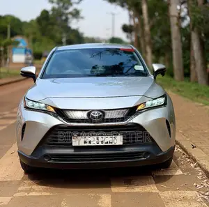 Toyota Harrier 2.0 4WD 2021 Silver