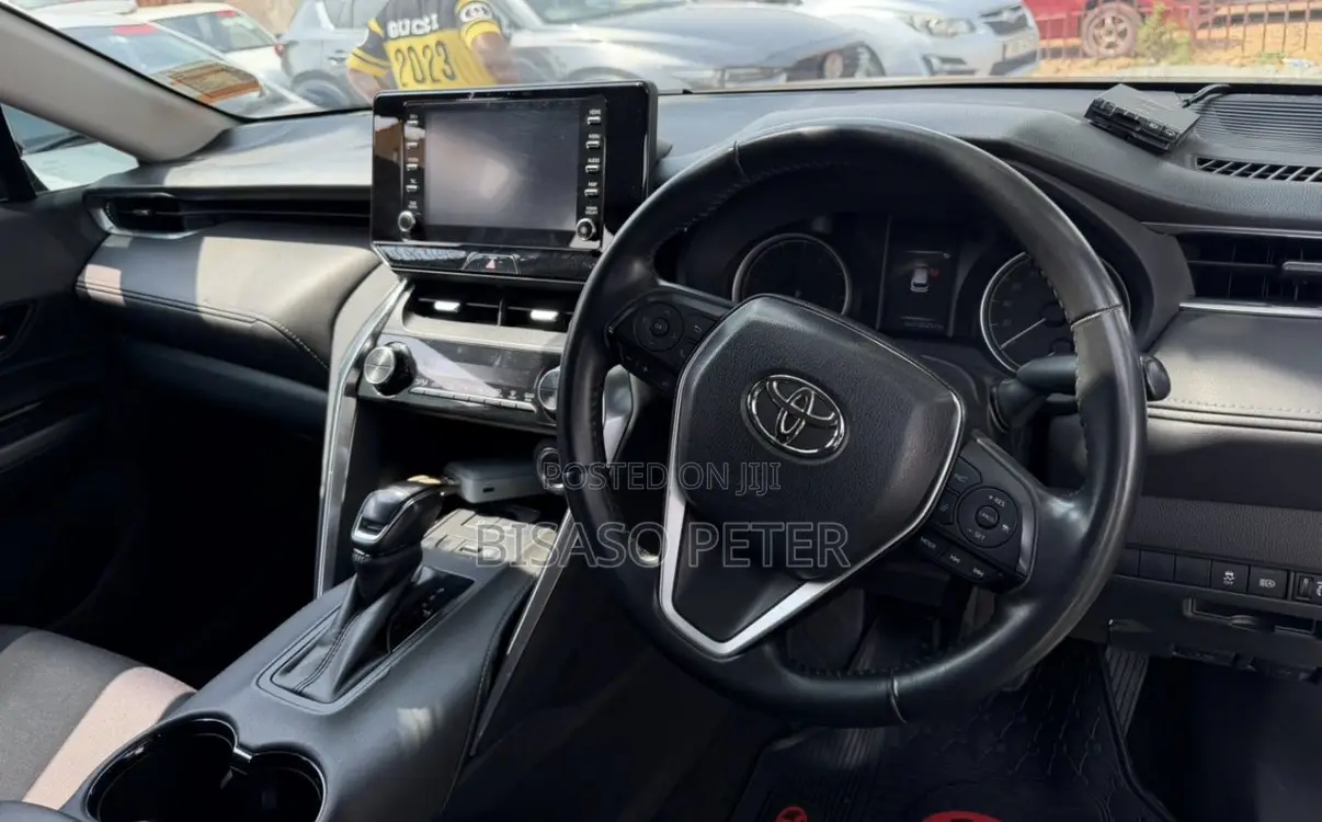 Toyota Harrier 2.0 4WD 2021 Silver