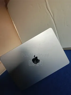 Laptop Apple MacBook Air 2022 M2 8GB Intel Core i5 SSD 256GB