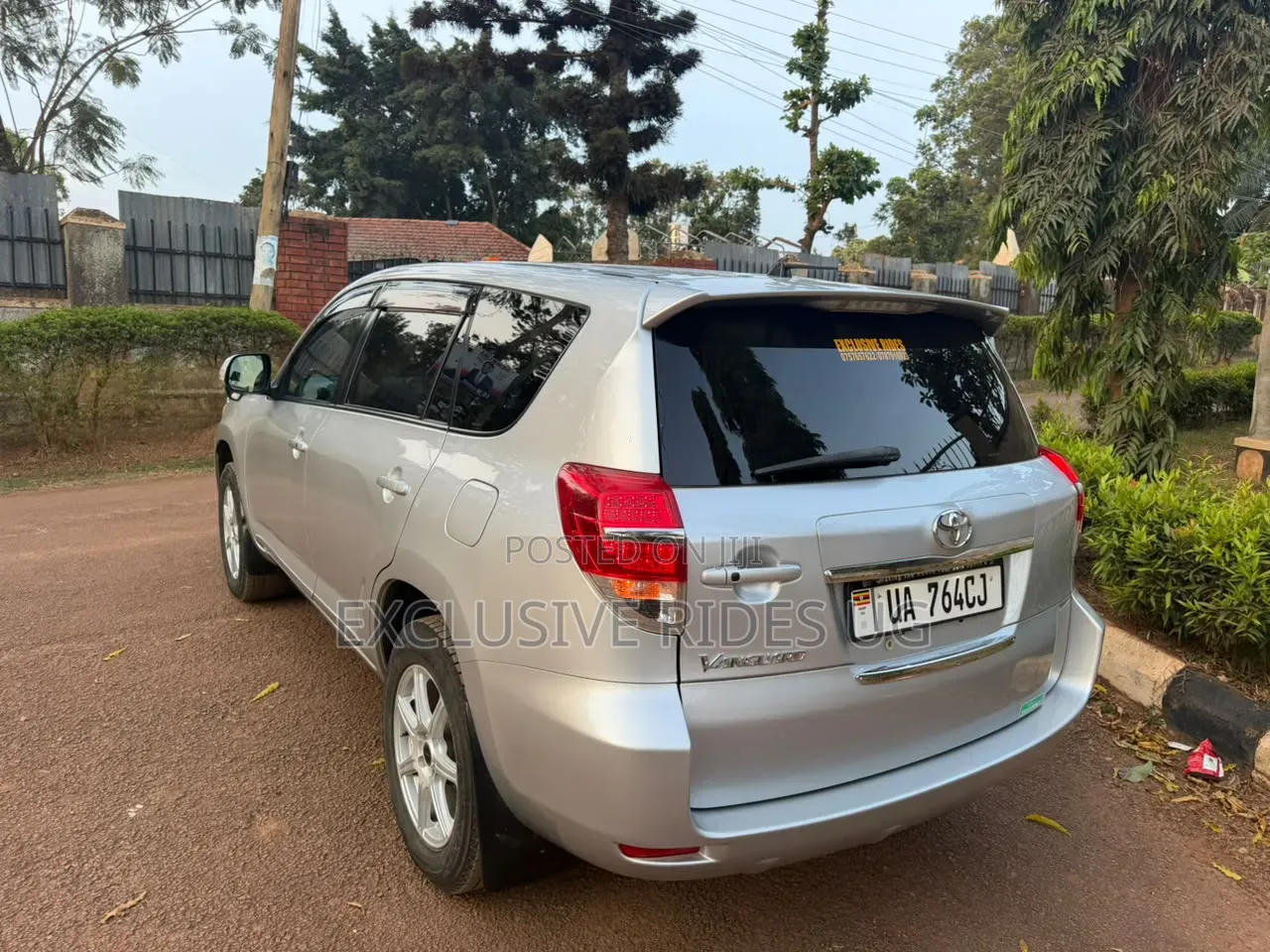 Toyota Vanguard 2012 Silver