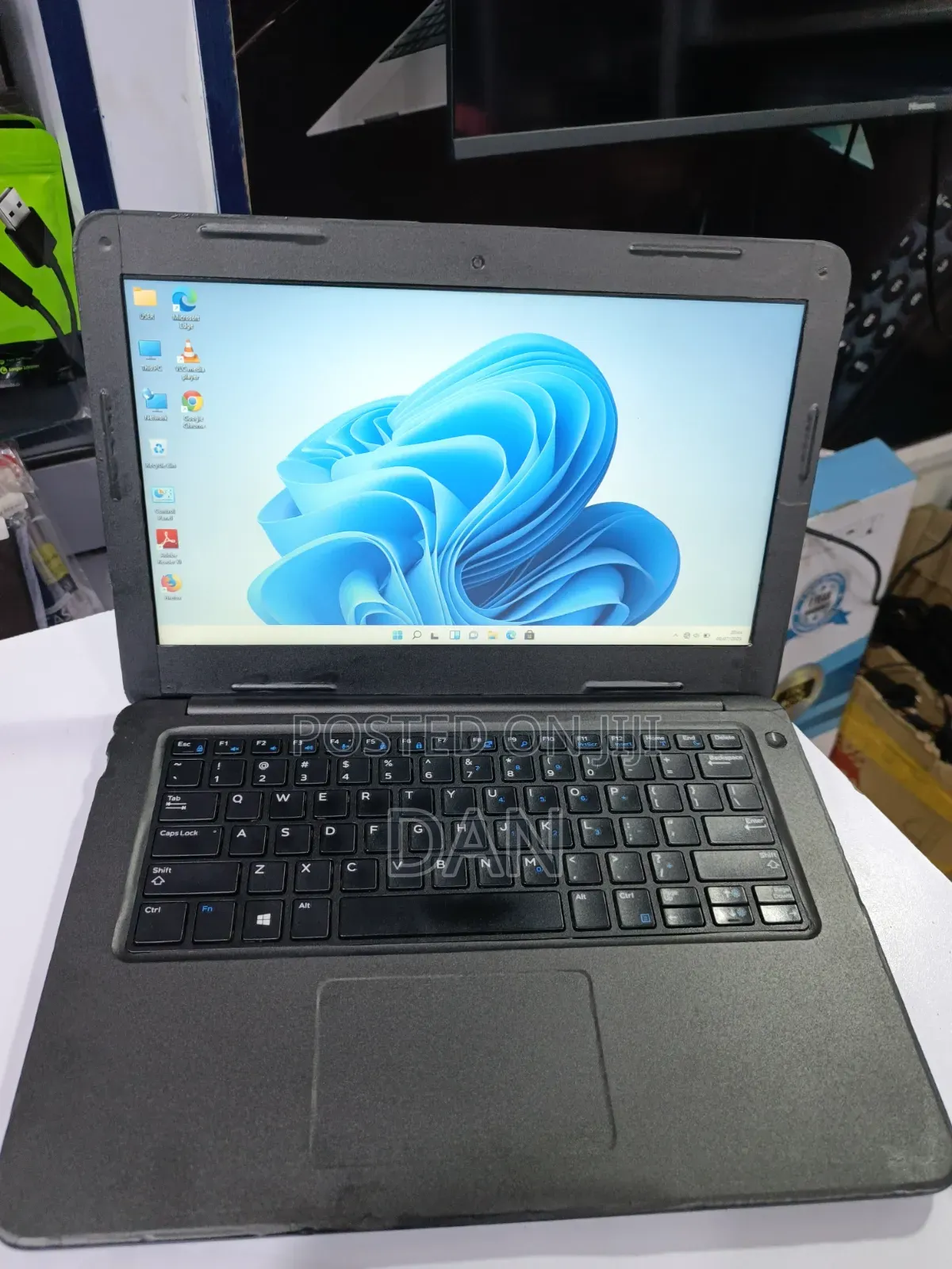 Laptop Dell Latitude 3380 8GB Intel Core i3 HDD 320GB