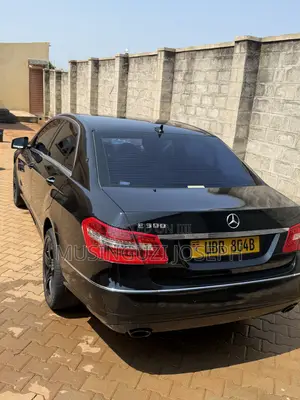 Mercedes-Benz E300 2010 Black