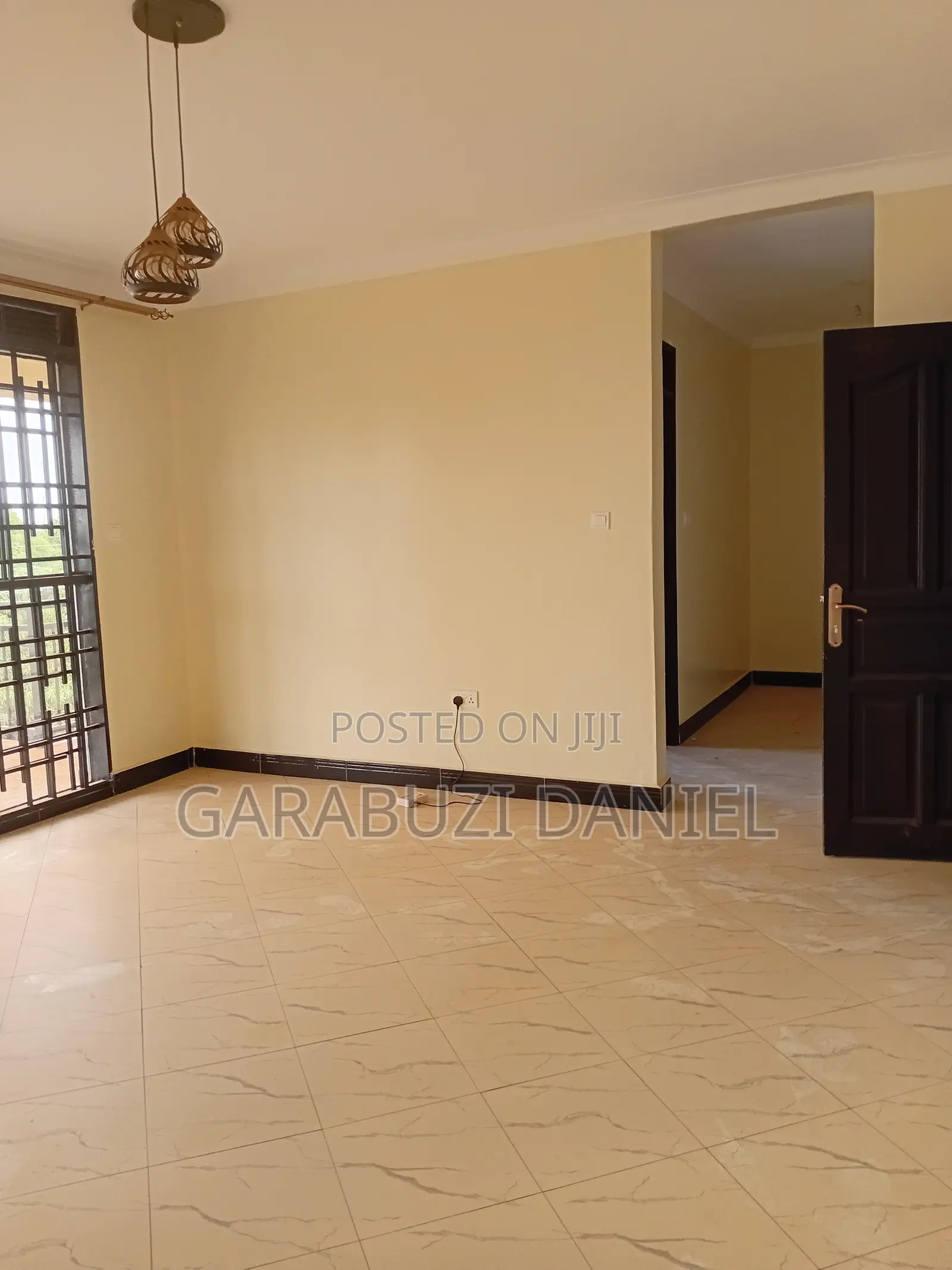 4bdrm Block of Flats in Not An Estate, Ssisa for sale