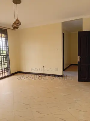 4bdrm Block of Flats in Not An Estate, Ssisa for sale