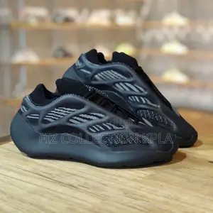 Adidas Yeezy 700 V3 Alvah Black Casual Sneakers