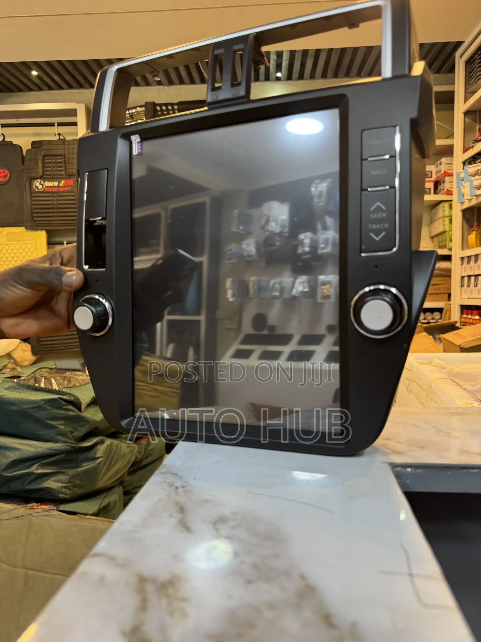 Toyota Land Cruiser Tesla-Style Android Radio
