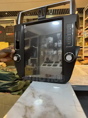 Toyota Land Cruiser Tesla-Style Android Radio
