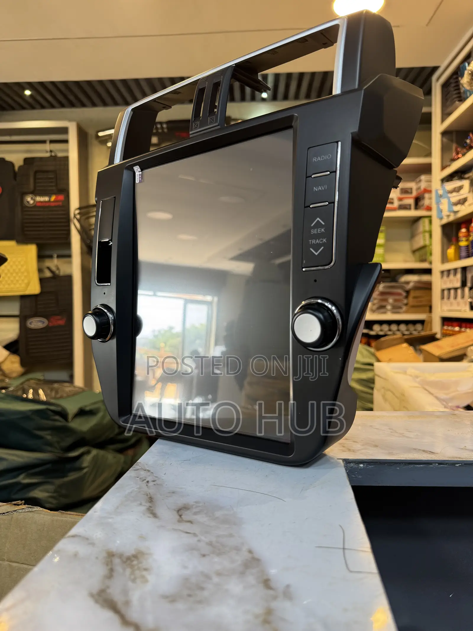 Toyota Land Cruiser Tesla-Style Android Radio