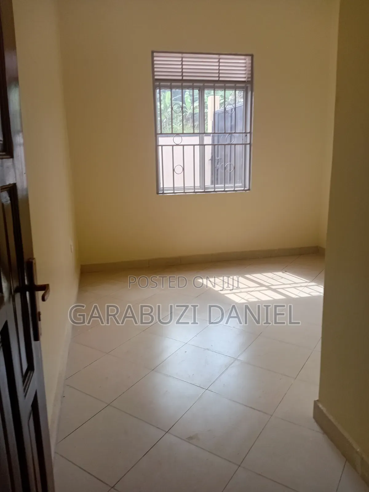 2bdrm Mansion in Not In An Estate, Ssisa for rent