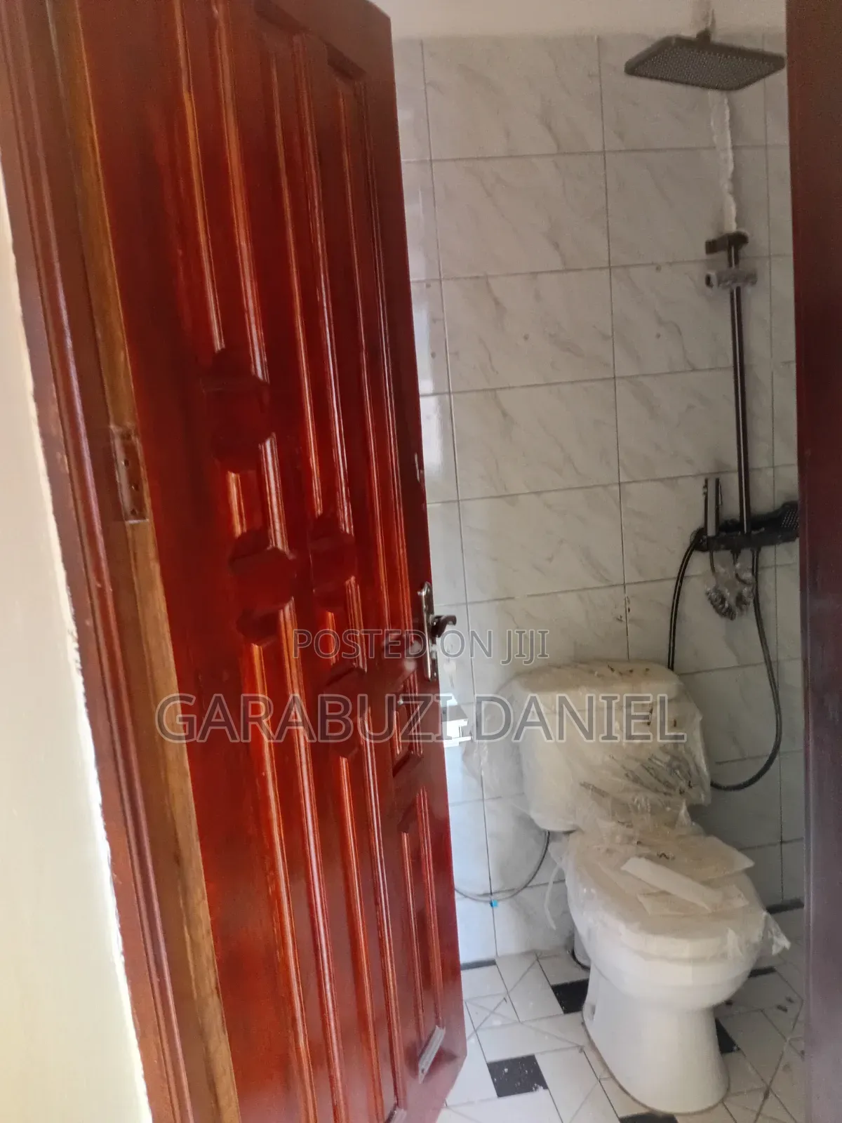 2bdrm Mansion in Not In An Estate, Ssisa for rent