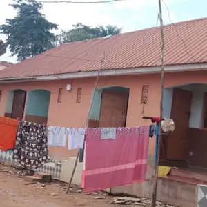 5bdrm House in Nansana Town, Central Division for sale