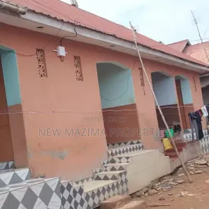 5bdrm House in Nansana Town, Central Division for sale