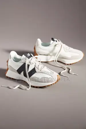 New Balance 327 Moonbeam Black Casual Sneakers