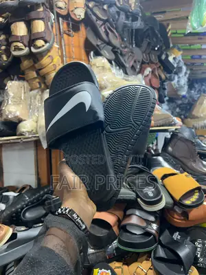 Nike Slides Available 40-45