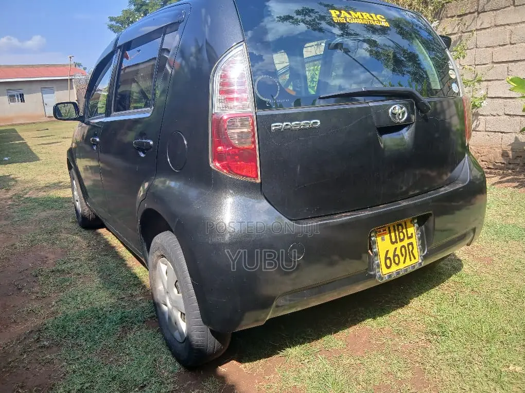 Toyota Passo 1.0 FWD 2007 Black