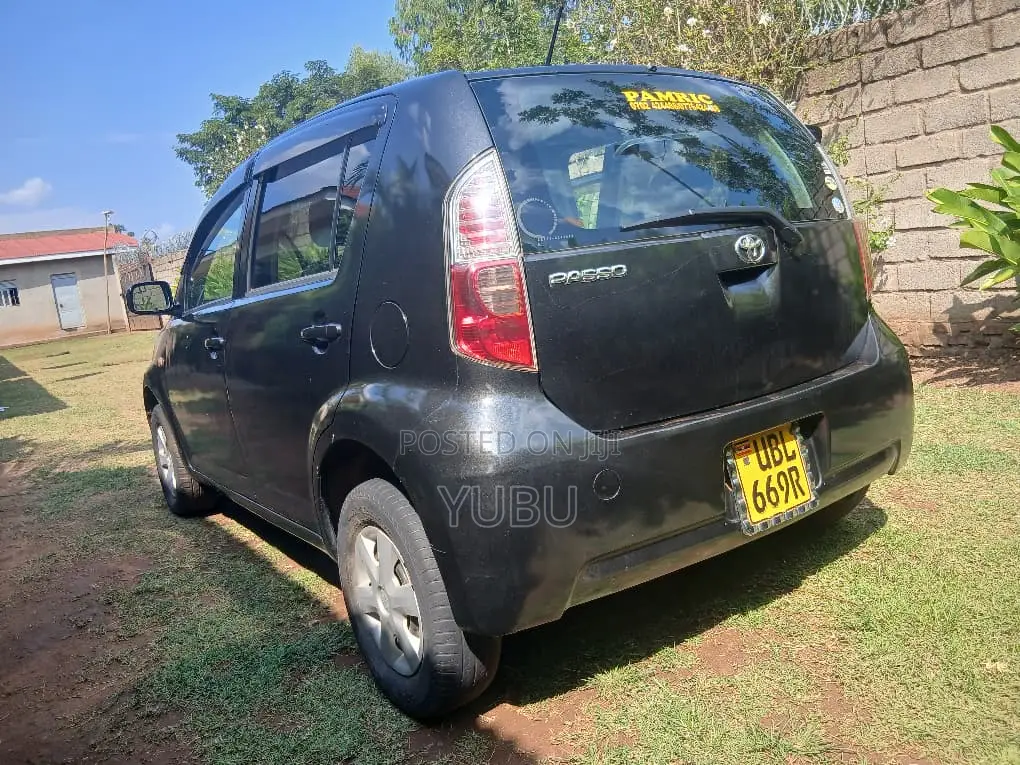 Toyota Passo 1.0 FWD 2007 Black