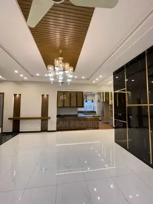 6bdrm Duplex in Nakawa Estate, Central Division for rent