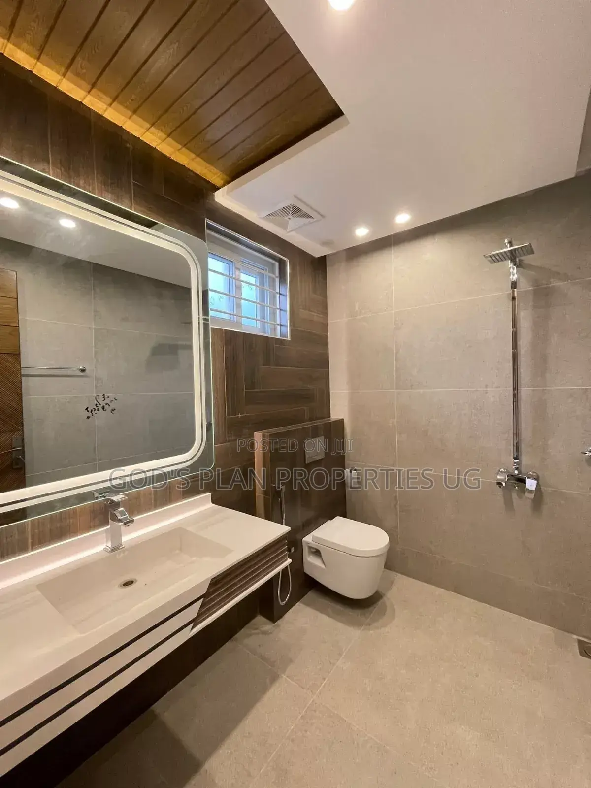 6bdrm Duplex in Nakawa Estate, Central Division for rent
