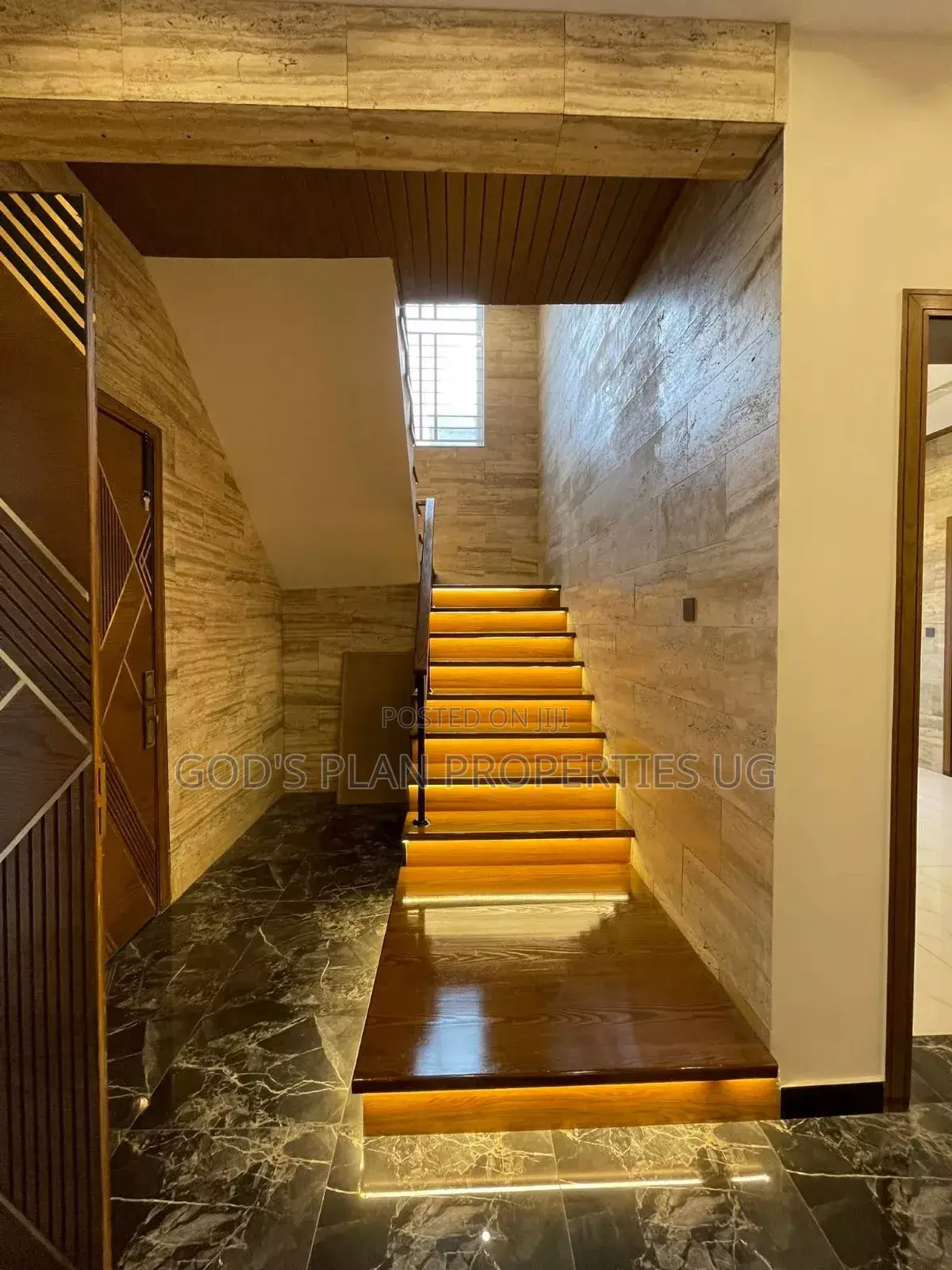 6bdrm Duplex in Nakawa Estate, Central Division for rent