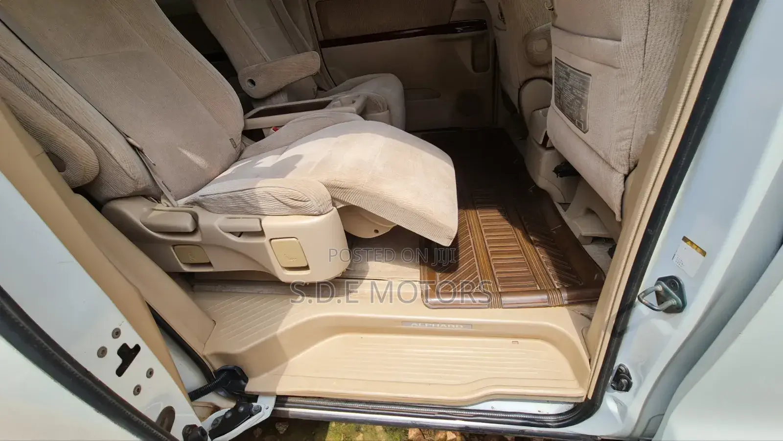 Toyota Alphard 2.4 Petrol FWD 2008 White