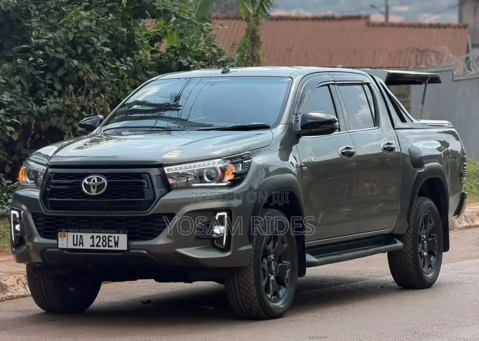 Toyota Hilux Revo Double Cab Deisel 2.8 AWD 2018 Green