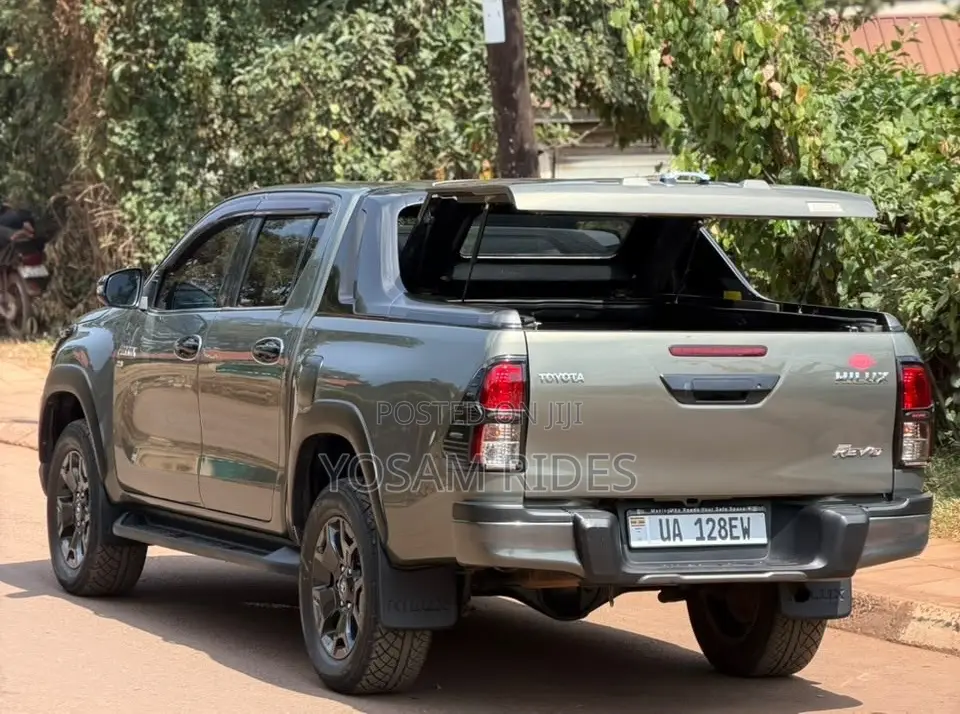 Toyota Hilux Revo Double Cab Deisel 2.8 AWD 2018 Green