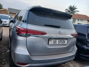 Toyota Fortuner 2017 Silver