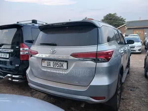 Toyota Fortuner 2017 Silver
