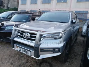 Toyota Fortuner 2017 Silver