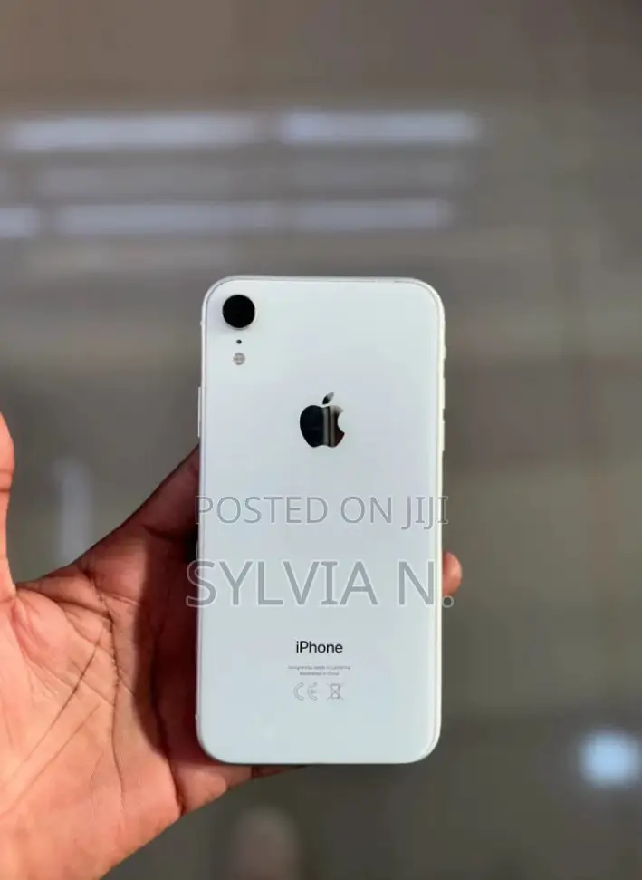 Apple iPhone XR 64 GB White