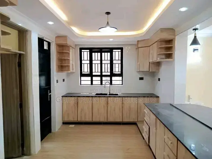 5bdrm Apartment in Gaba Estate, Central Division for rent