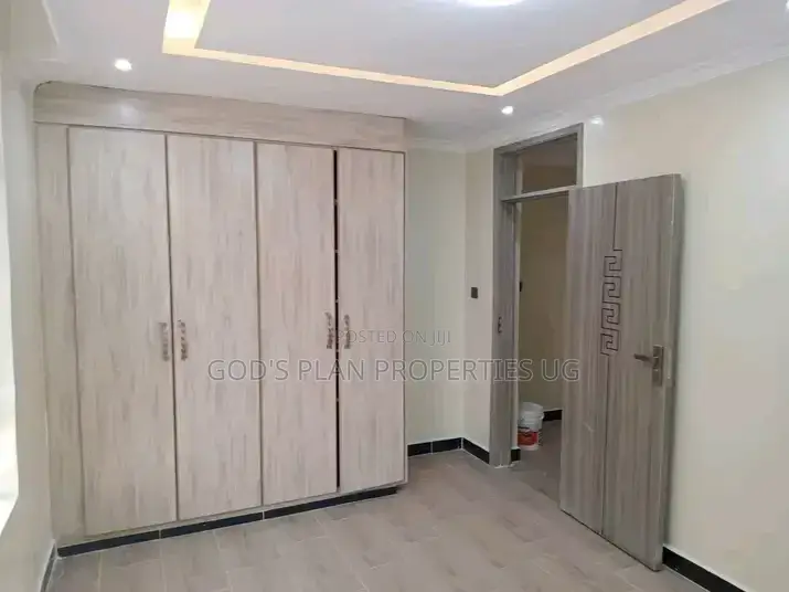 5bdrm Apartment in Gaba Estate, Central Division for rent