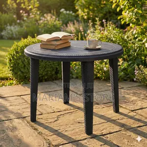 Revello Round Table in Green Featuring a Diamond-Patterned Tabletop