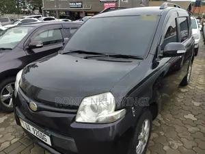 Toyota Sienta 2015 Brown