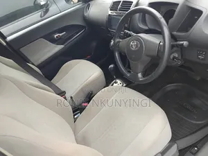Toyota IST 2010 Brown