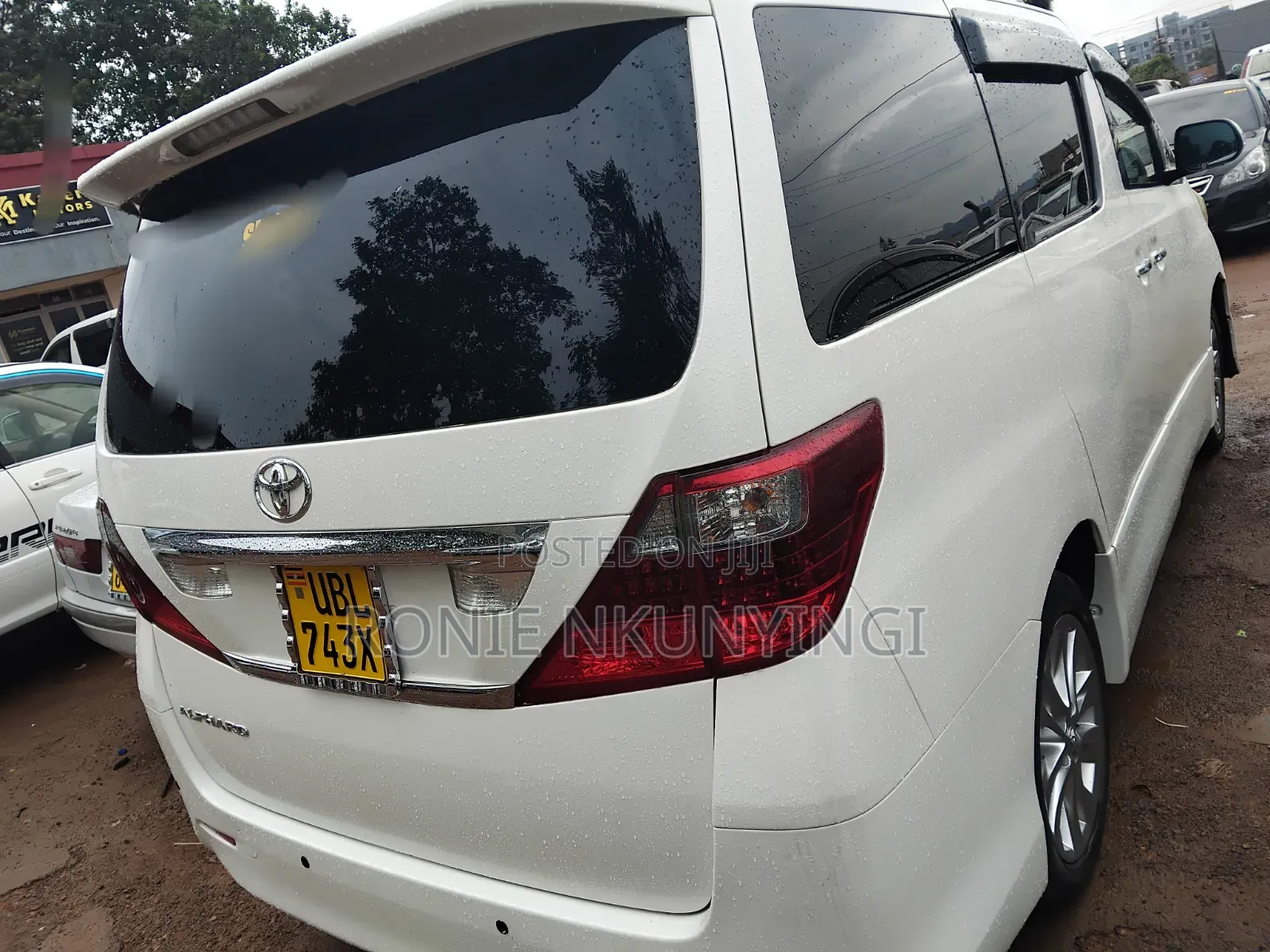 Toyota Alphard 2010 White