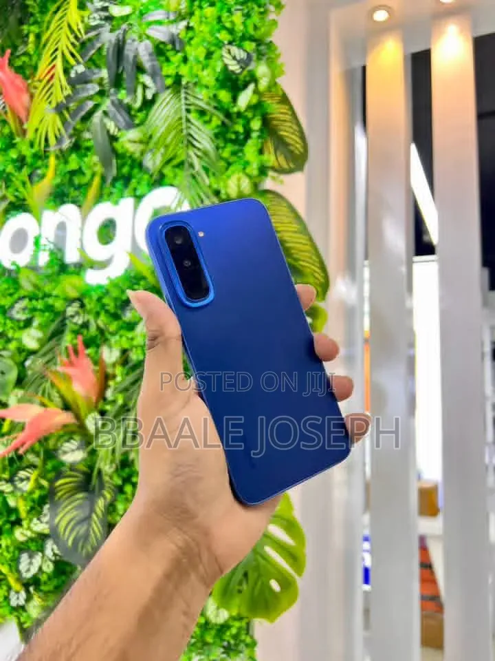 New Infinix Hot 70 256 GB Blue