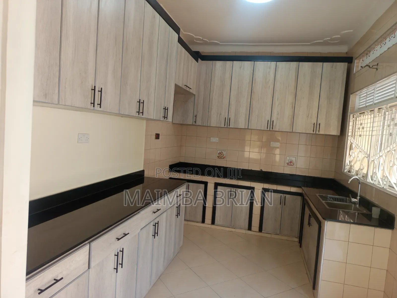 Furnished 4bdrm House in Kira Shimon, Central Division for sale