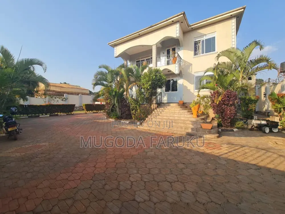 Furnished 5bdrm Mansion in Buloba, Rubaga for sale